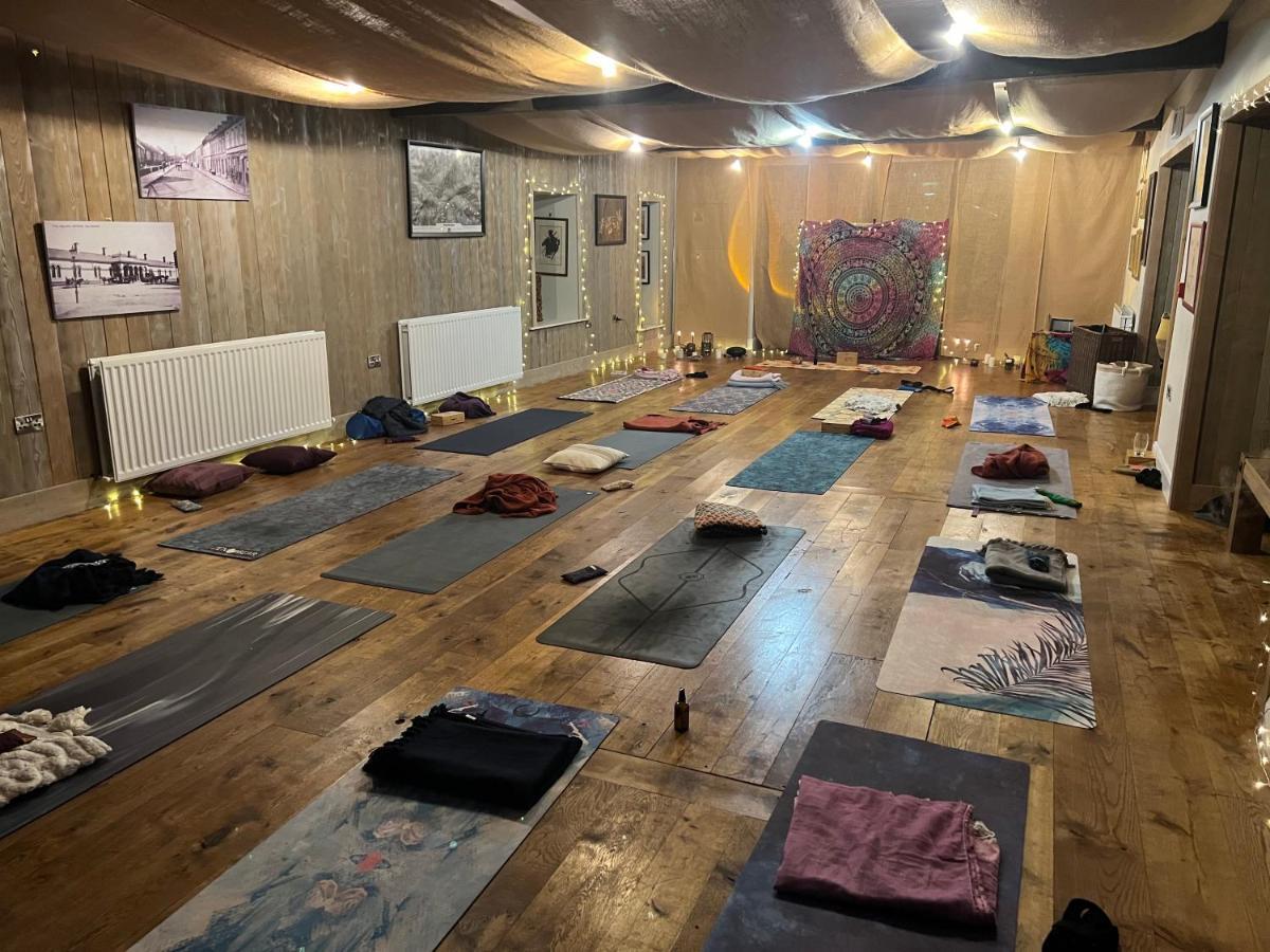 Вилла The Old Flax Mill Yoga Retreat Колрейн Экстерьер фото