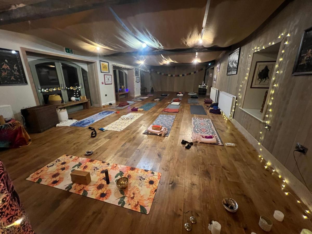 Вилла The Old Flax Mill Yoga Retreat Колрейн Экстерьер фото