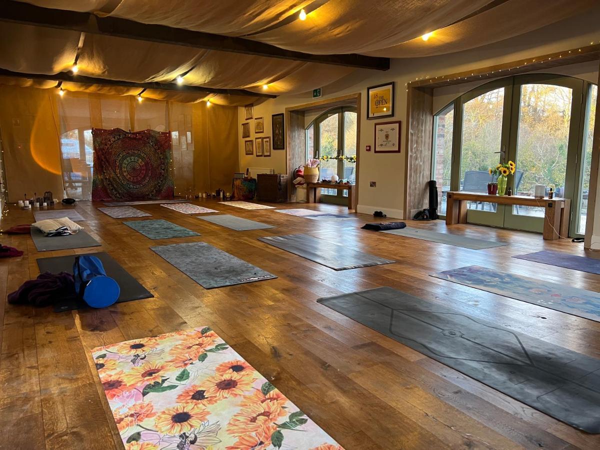 Вилла The Old Flax Mill Yoga Retreat Колрейн Экстерьер фото