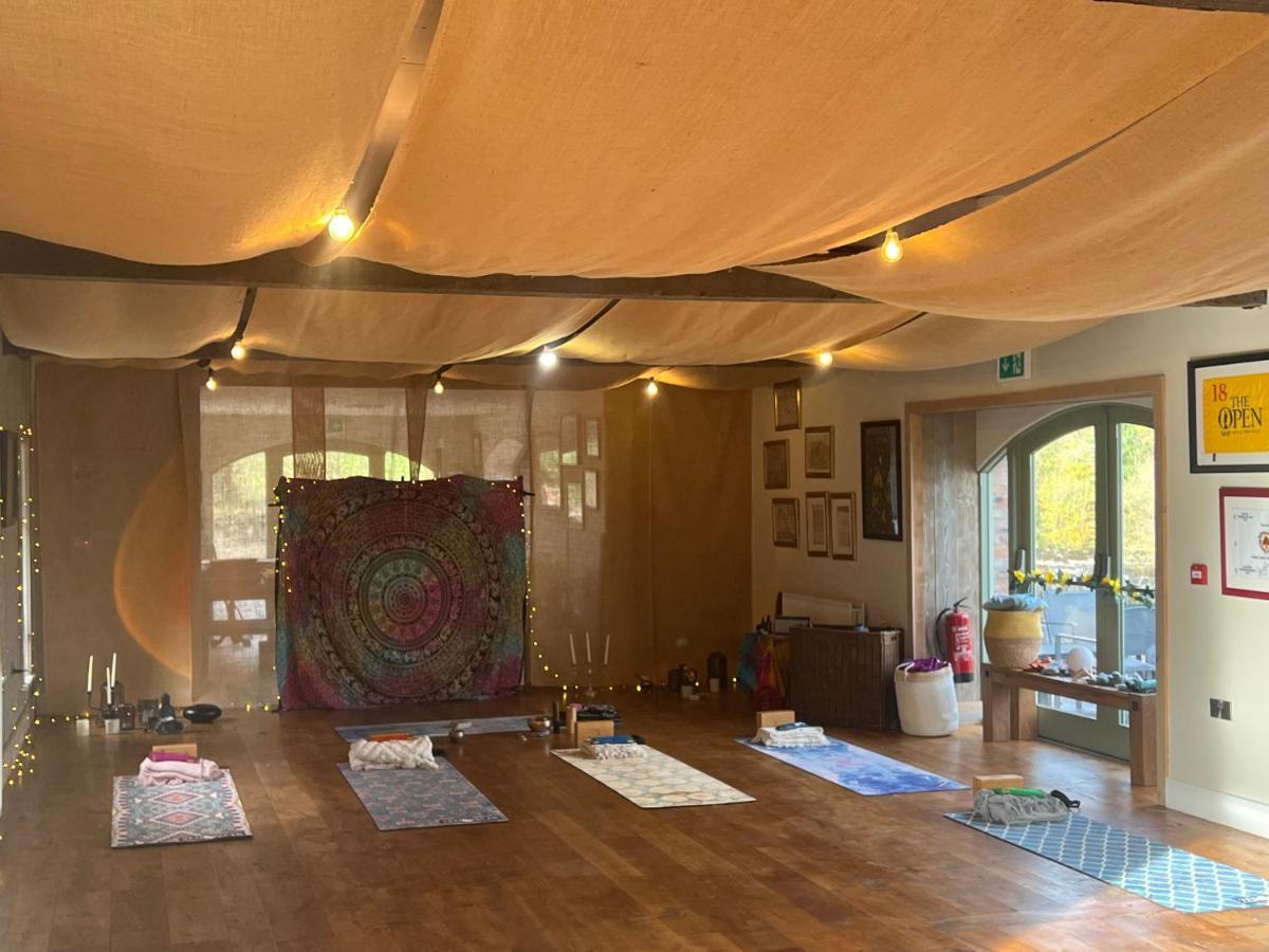 Вилла The Old Flax Mill Yoga Retreat Колрейн Экстерьер фото