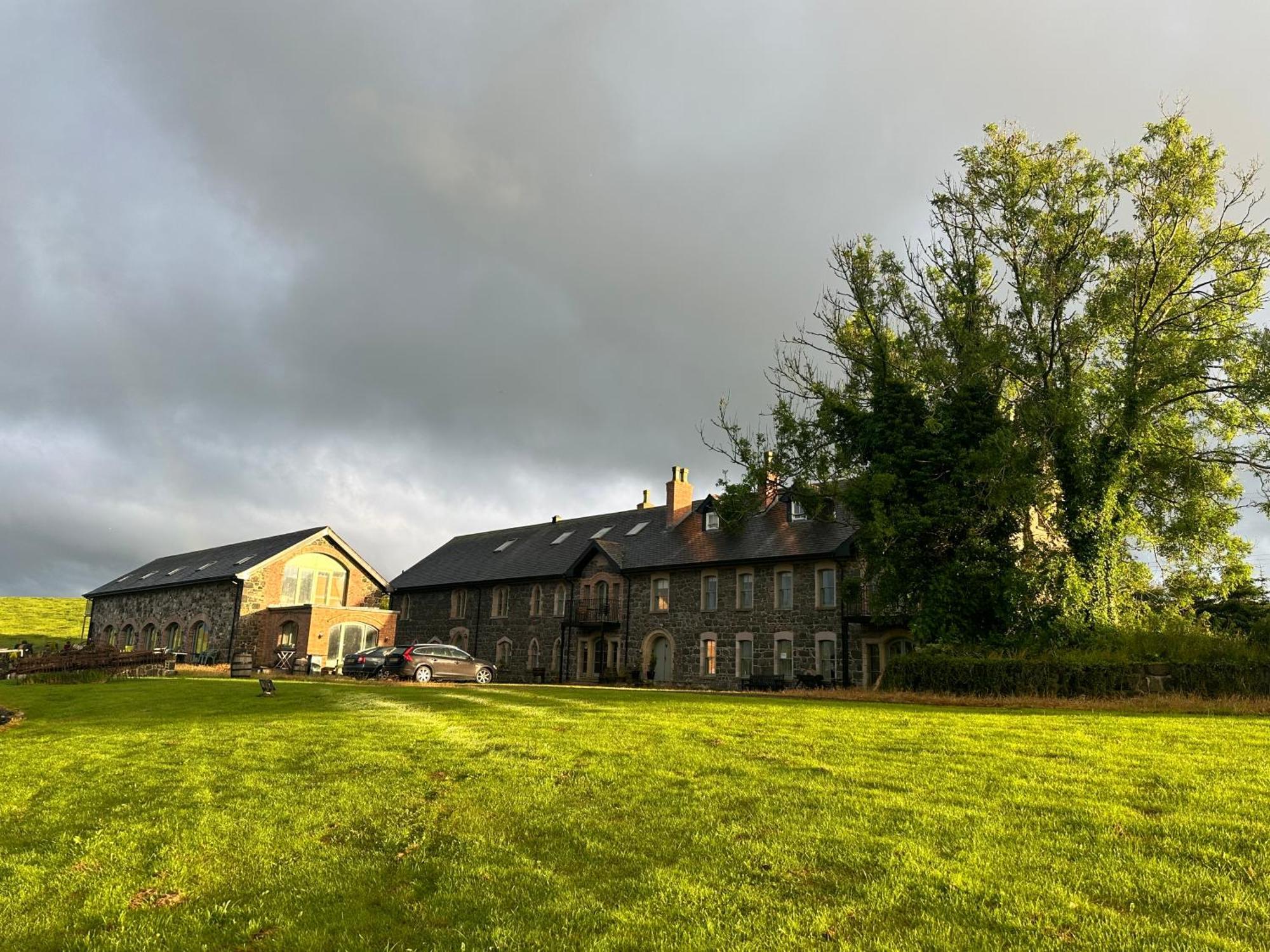 Вилла The Old Flax Mill Yoga Retreat Колрейн Экстерьер фото
